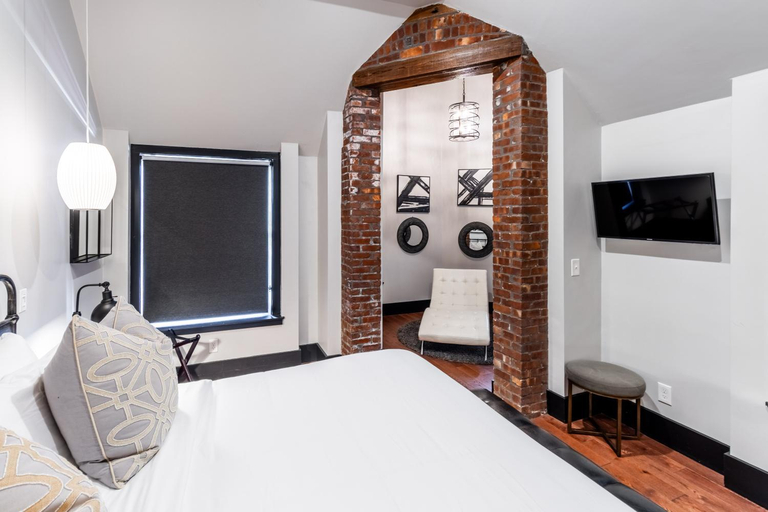 Bedroom 2, The Firehouse, Newport
