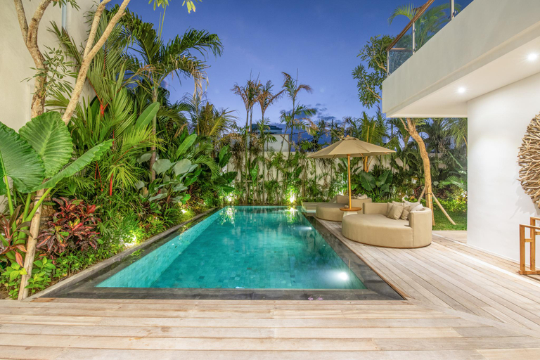4, sol N1 · Incredible 4 Bds villa near Finns club, Badung