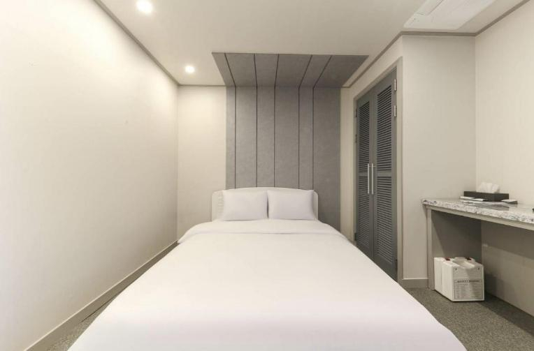 Bedroom 4, Jeju Haru Hotel, Seogwipo