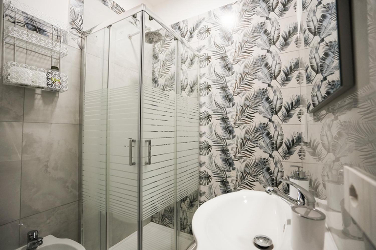 Bathroom, Mufasa Room's, Napoli