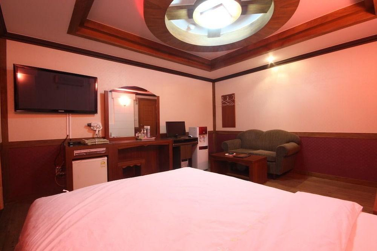 Bedroom 3, Utopia Hotel Gumi, Gumi