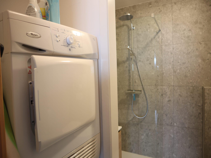 Bathroom 3, Apartment in Nieuwpoort by Sandy Beaches, West-Vlaanderen