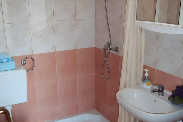 Bathroom, Holiday Home in Mirca with terrace, Supetar