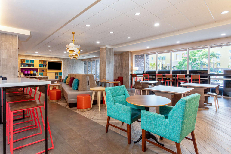 Food & Drinks 5, Home2 Suites by Hilton Ft. Pierce I-95, Saint Lucie