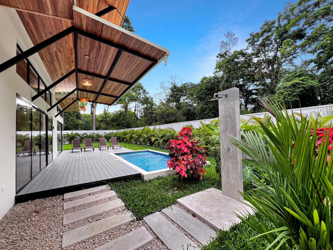 Facilities 3, Villa Julio, Talamanca