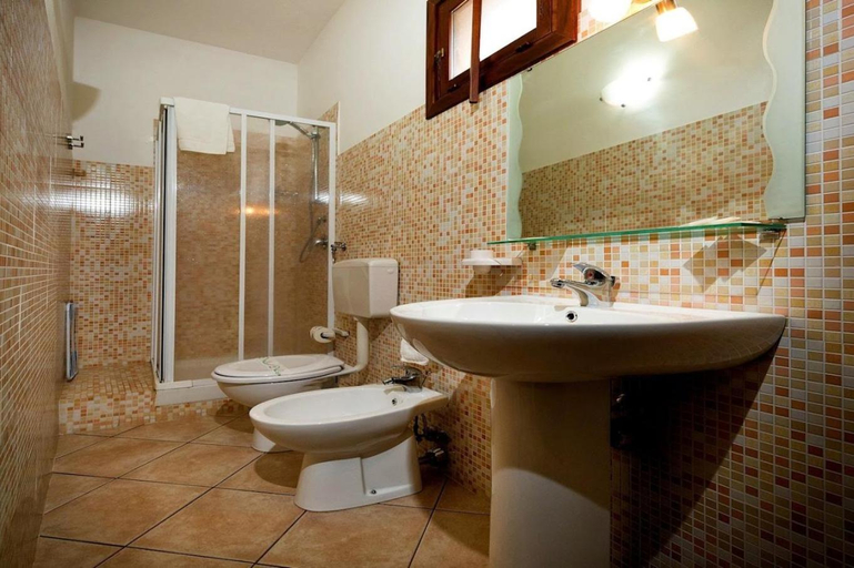 Bathroom 3, Mareluna Residence, Trapani