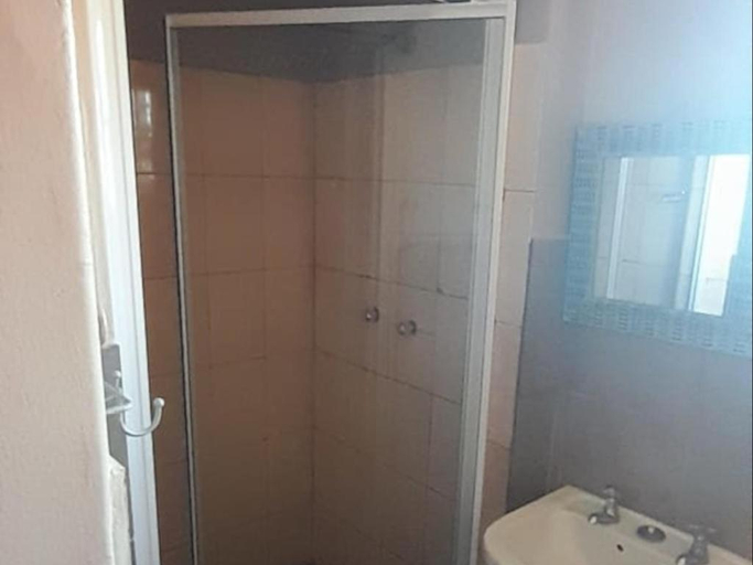 Bathroom, The Baobab Inn, Umkhanyakude