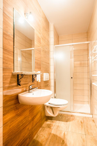 Bathroom 5, Schronisko PTTK Orlica, Nowy Targ