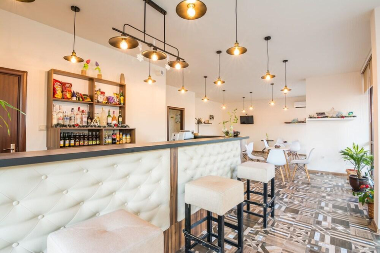Food & Drinks 4, Flamingo Plovdiv, Rodopi