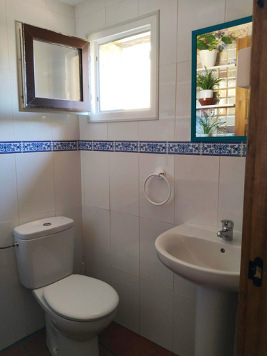 Bathroom 2, apartamentos turisticos la gitanilla, Toledo