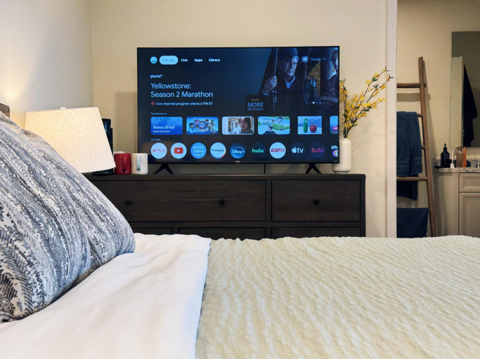 Bedroom 1, Hollywood Hills Haven-Guest House, Los Angeles