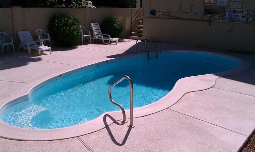Sport & Beauty, Travelers Inn, Mohave