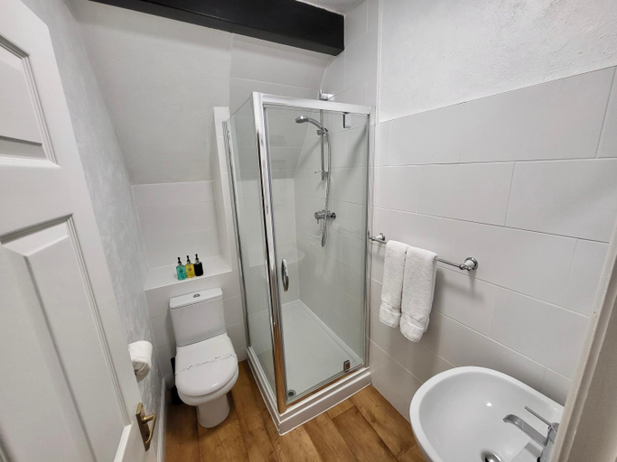 Bathroom 5, Georges Place, York