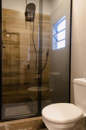 Bathroom 3, Bossa Beach House, Paranaguá