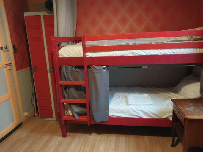 Bedroom 5, dortoir maricourt, Seine-Saint-Denis