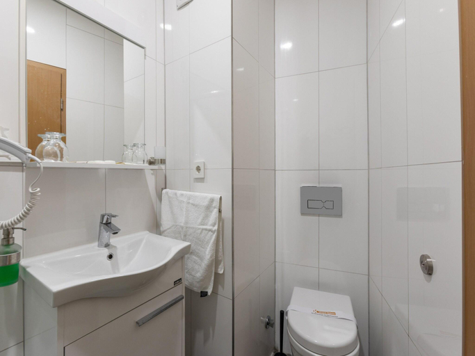 Bathroom 4, Lakeside Base in Oberhausen, Oberhausen