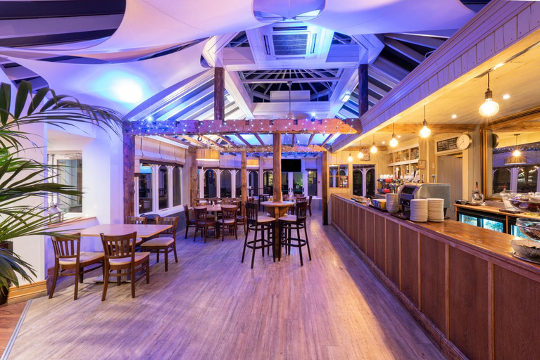 Food & Drinks, Ardencote, Warwickshire