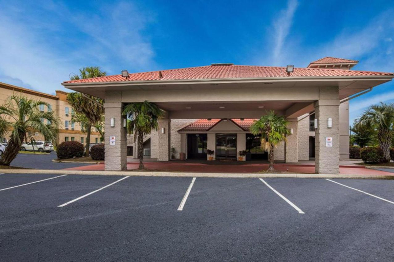 Exterior & Views 5, Super 8 by Wyndham Savannah, Chatham