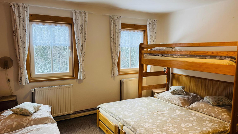 Bedroom 3, Penzion ALENA, Trutnov