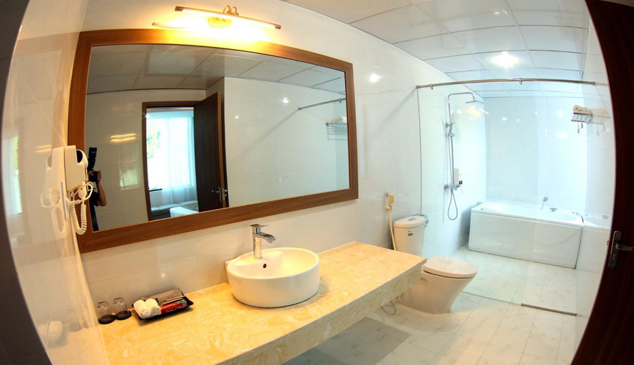 Bathroom 3, HOA BAN TRANG HOTEL, Sơn La