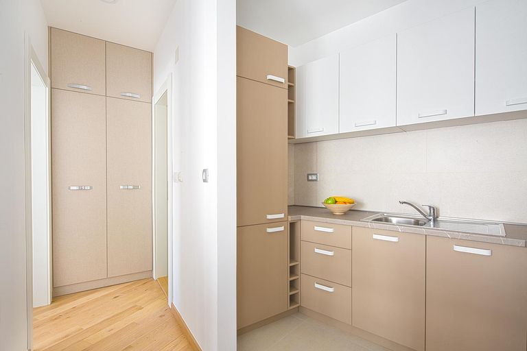 Others 3, Chiron Apartments