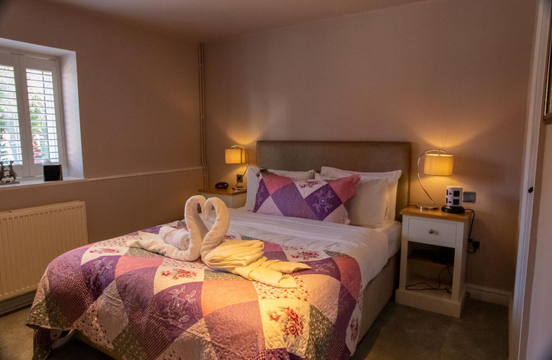 Bedroom 5, The Hare and Hounds, Lincolnshire