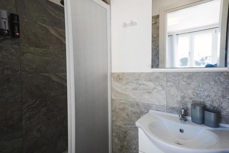 Bathroom, Mi casa es tu casa 104, Carbonia-Iglesias