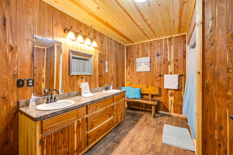 Bathroom 3, Quiet Abode w/ Gas Grill ~ 5 Miles to Broken Bow!, McCurtain