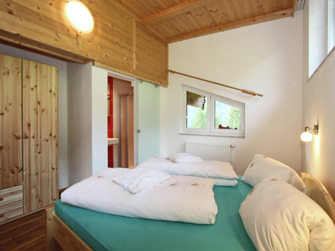 Bedroom 2, Apartment in Fugenberg near Ski Slopes, Schwaz