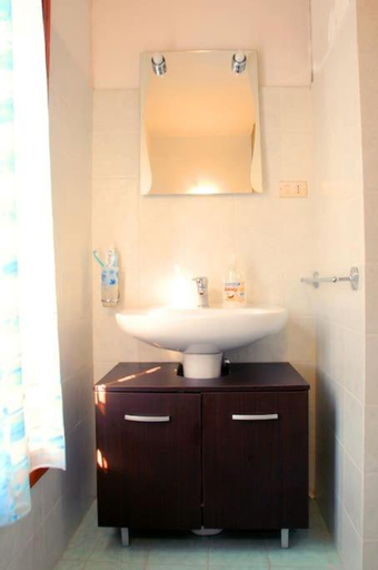Bathroom 3, Villa Sole e Mare, Cagliari