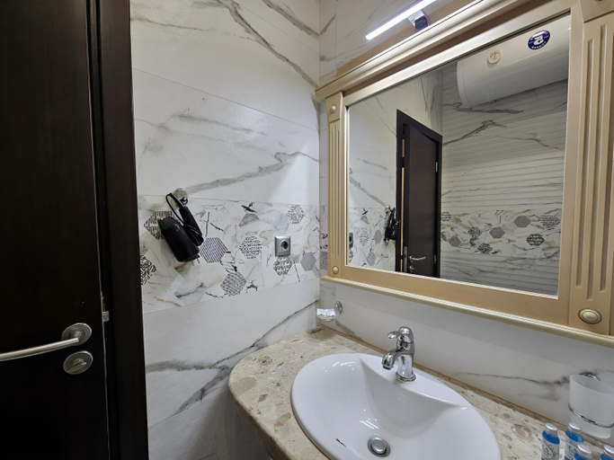 Bathroom 5, Europroperties Bendita Mare Apartments, Varna
