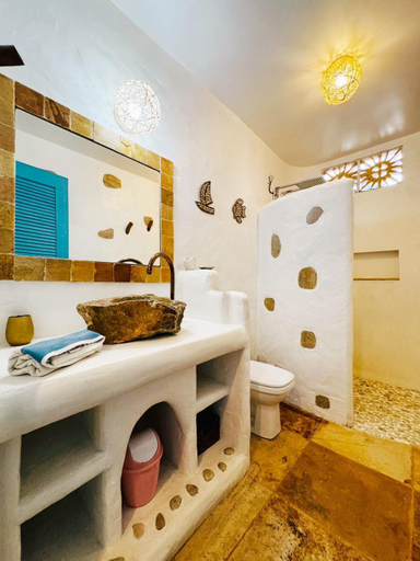 Bathroom 2, Suite Jasmine, Trairi