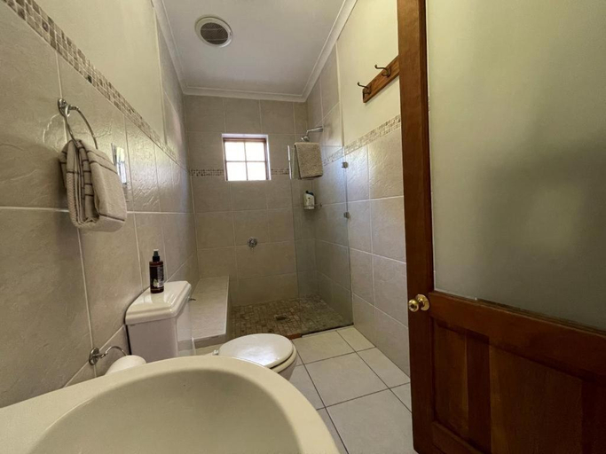 Bathroom 3, Mongoose Manor Bed and Breakfast, Nelson Mandela Bay