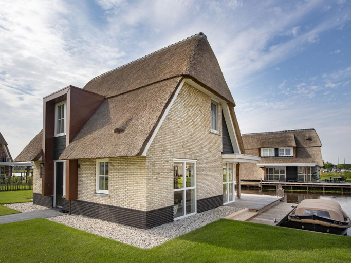 Exterior & Views 5, Villa in Tjeukemeer with Sauna, Lemsterland