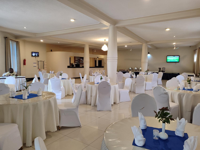 Food & Drinks 3, Garden Courts Hotel Masaka, Masaka