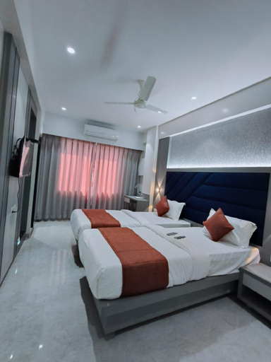 Bedroom 4, Hotel Everest Residency, Thane