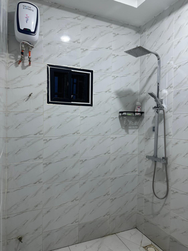 Bathroom 4, The Retreat Apartments, Kombo Saint Mary