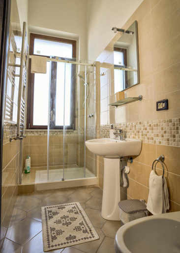 Bathroom 2, Bed and Breakfast Station, Brindisi