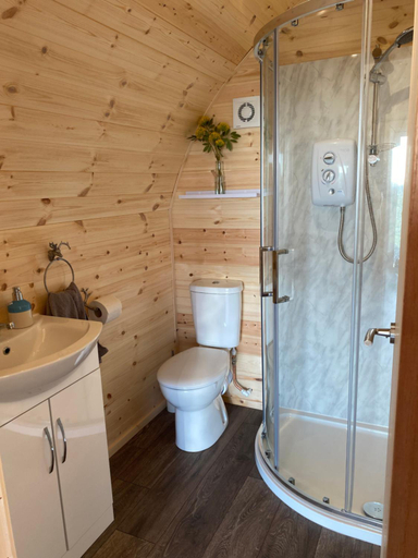 Bathroom, The Glen Lodge, Highland