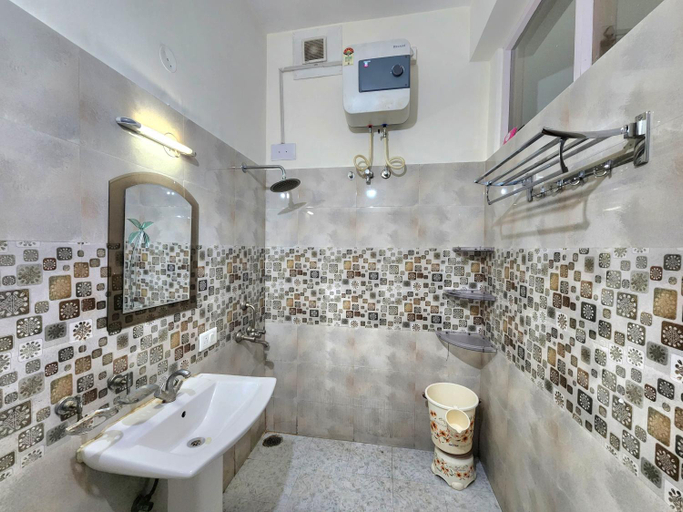 Bathroom 2, Kasauli Greens - Homestay, Solan