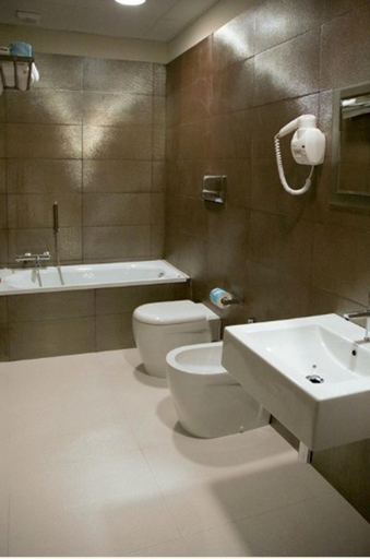 Bathroom, Hotel Novelli, Foggia