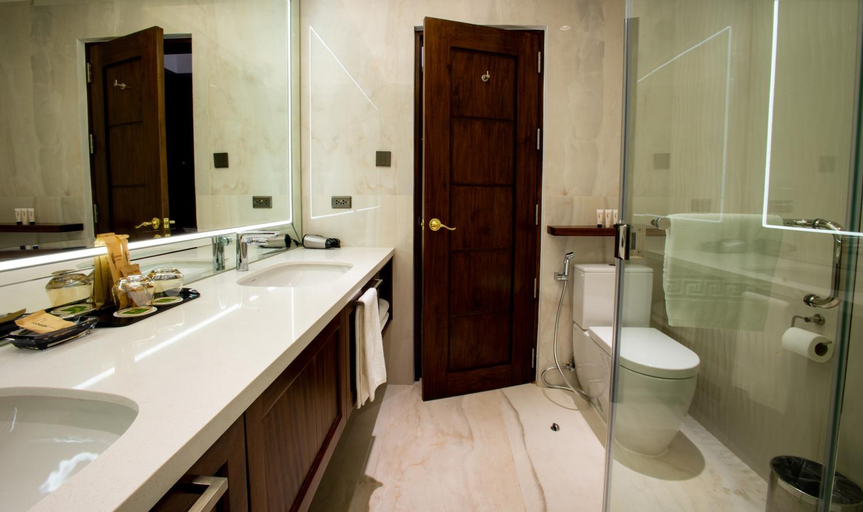 Bathroom 5, The Harvest Hotel Managed by HII, Cabanatuan City