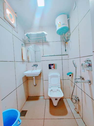Bathroom 3, Western Stay Inn 15 Mints Walking From Assi Ghat, Varanasi