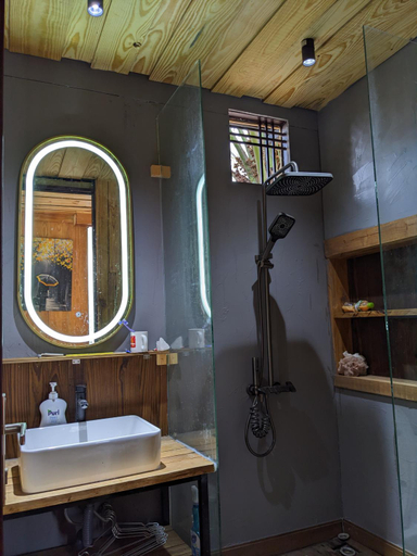 Bathroom 1, HOMESTAY ĐỐM HOUSE, Lâm Hà