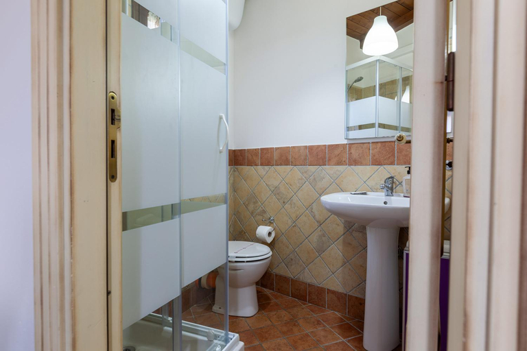 Bathroom 1, Aura Rooms, Agrigento