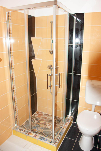 Bathroom 2, Aquarius Vendeghaz, Szeged