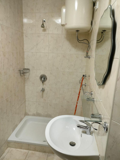 Bathroom 3, Porto south beach, 'Ataqah