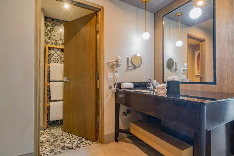 Bathroom 5, Torre Lucerna Ensenada, Ensenada