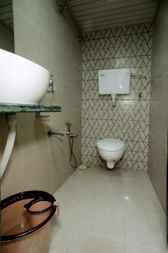 Bathroom 2, Mango Goregaon Hostel & PG, Mumbai Suburban
