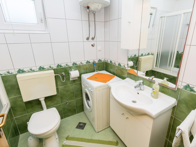 Bathroom 2, Blanka Apartments, Privlaka